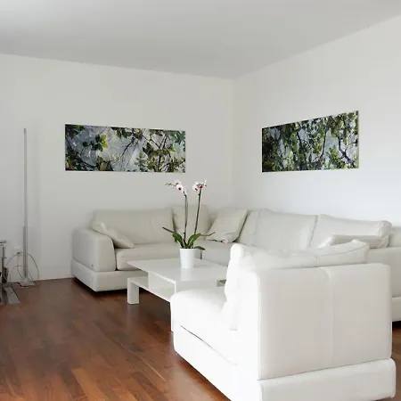 Superior Parrot Appartement *